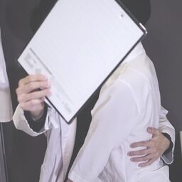 寝取る医者👨🏻‍⚕️嫌なのに感じる妻👩🏻‍⚕️寝取られる旦那🙎🏻‍♂️そして…あなた