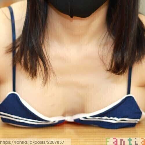 【10枚+6枚】乳のせポヨンポヨンのミヤ子　on the DESK!!