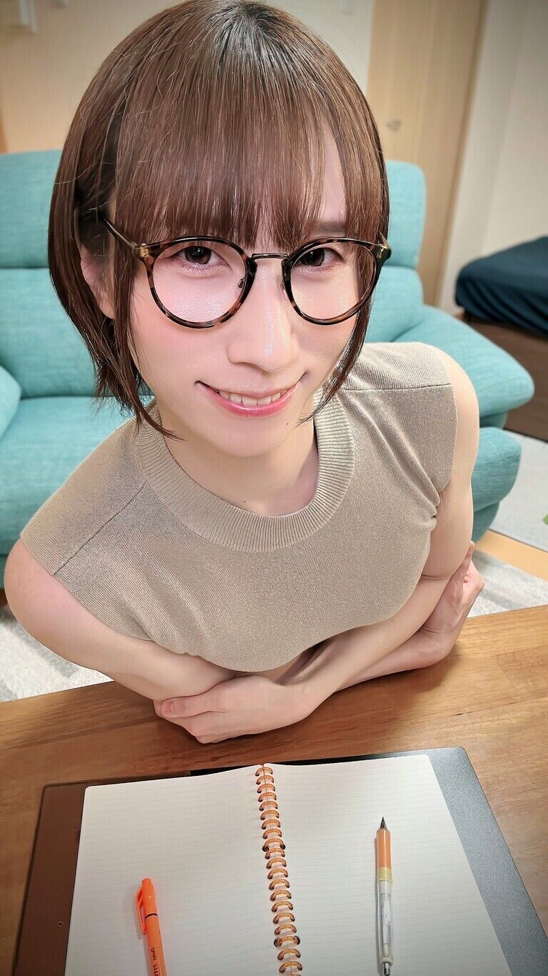 ​【秘密の保健室・大解禁👓】金曜夜は内緒で「あの衣装」を着ちゃいます……💓 (住民限定：秘密のオフショあり♡)