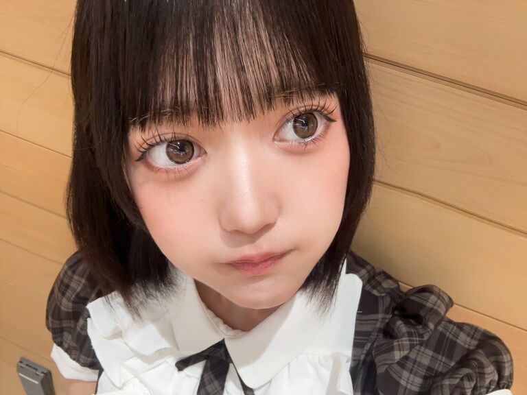 前回の鏡越しギャルバニーが運営からアウトもらいました🥲