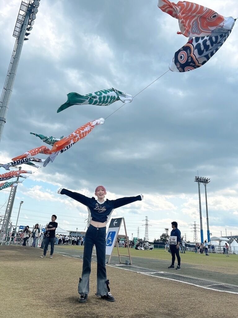インスタの親しい友達追加して欲しいノミいたら教えてください