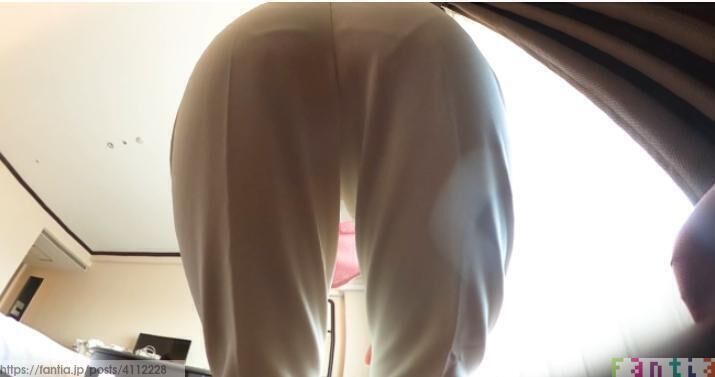 【360°VR】女社長に拾われ巨大なお尻で踏み潰される男性社員/male employee is picked up by the female CEO and trampled under her huge buttocks