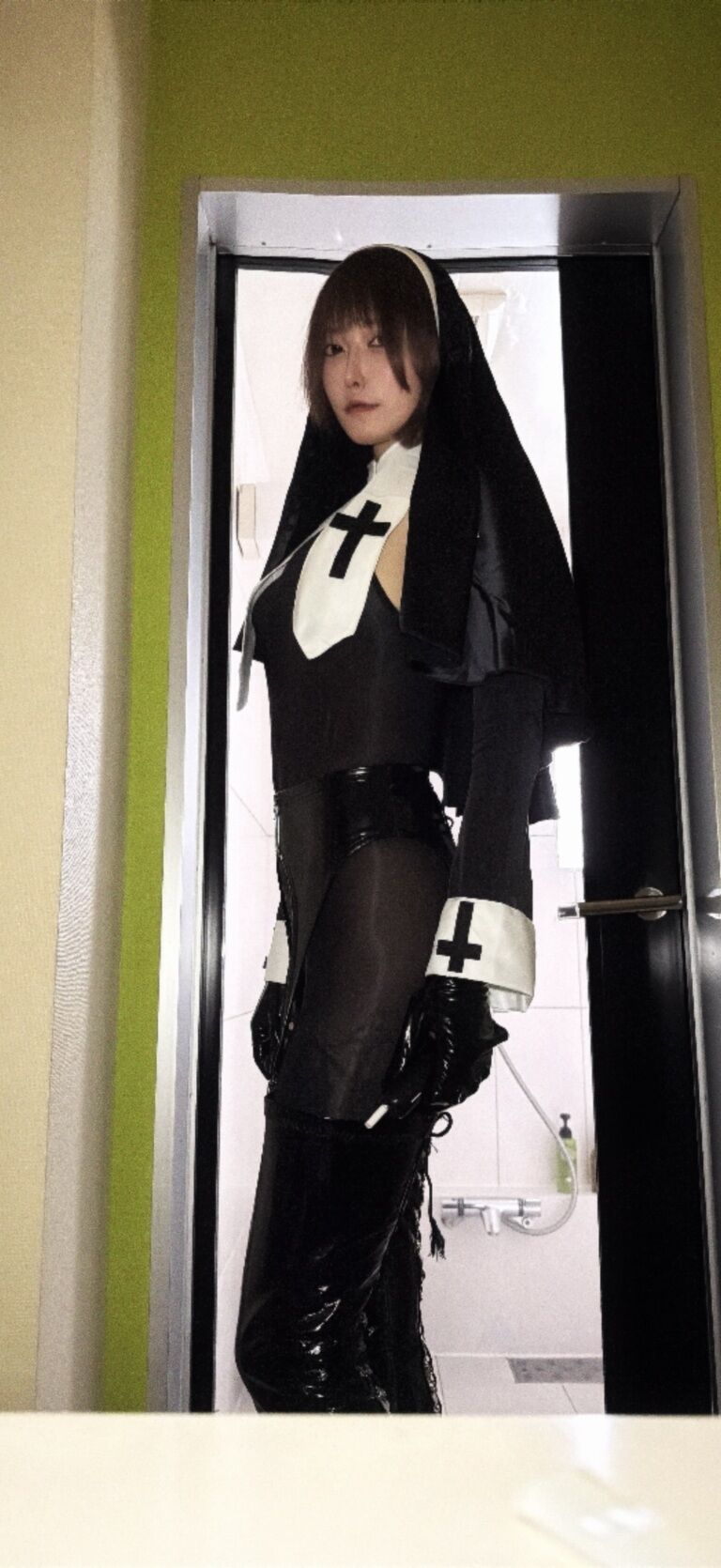 🖤エナメル×ストッキング 修道女 画像80枚 告解室ボイス8分26s