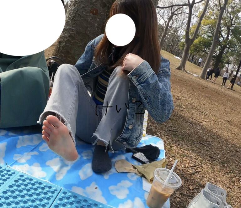 19歳女子大生さんに足元を撮影させていただきました 【本編お顔ぼかし無し】リクエスト復刻です